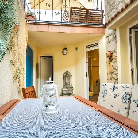 Mali Dvori By Interhome بيت للعطل ديكلو