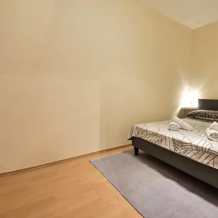 Mali Dvori By Interhome بيت للعطل