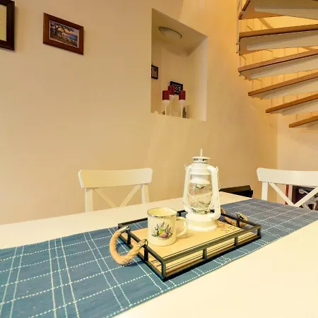 Mali Dvori By Interhome * ديكلو