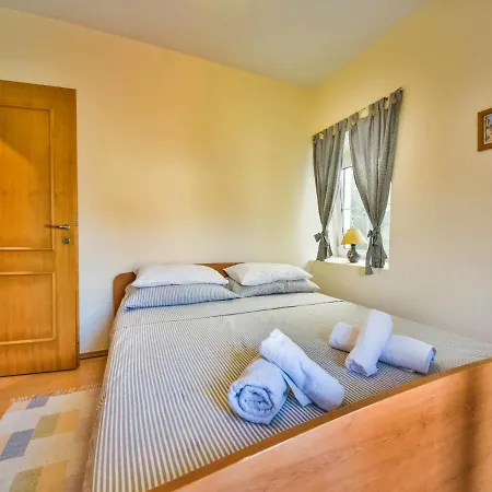 Ferienhaus Mali Dvori By Interhome